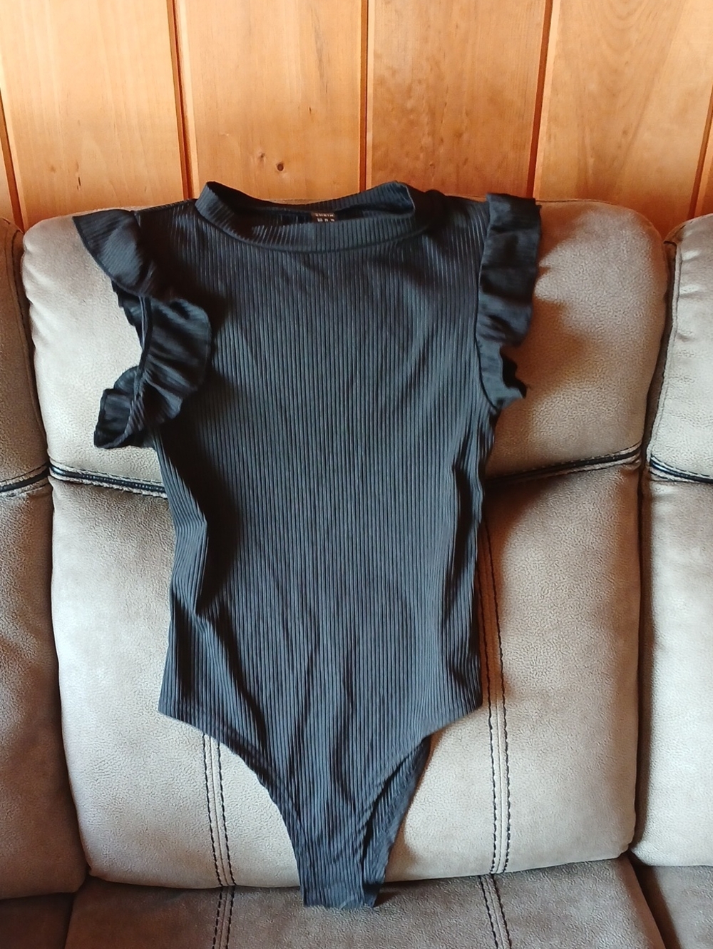SHEIN Black Ribbed Ruffle Sleeve One-Piece Bodysuit
